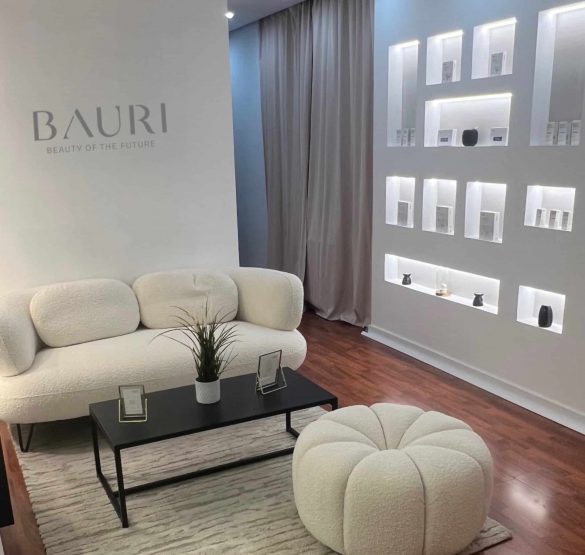 EFC51E45-B7F7-4FE8-B796-E5A585806DE9